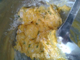 超简单葱香鸡蛋煎饼的做法步骤：3