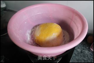 豆沙馅黄金小猪猪的做法步骤：3