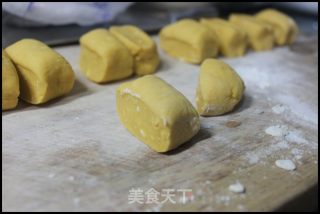 豆沙馅黄金小猪猪的做法步骤：5