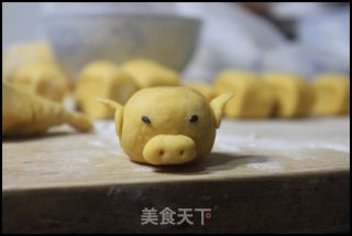 豆沙馅黄金小猪猪的做法步骤：6