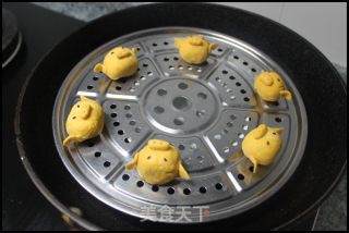 豆沙馅黄金小猪猪的做法步骤：7