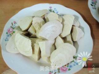 杏鲍菇炒素鸡的做法步骤：1
