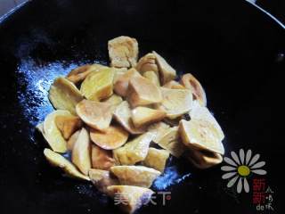 杏鲍菇炒素鸡的做法步骤：10