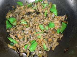 辣炒鸡腿菇的做法步骤：14