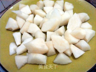 秋梨膏（简易版）的做法步骤：1