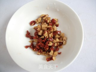 红枣枸杞蒸鸡的做法步骤：2