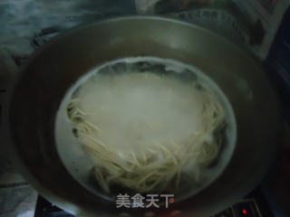 蒜蓉辣酱拌凉面的做法步骤：6