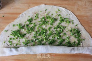 自制喷香葱油饼———有很多层哦~的做法步骤：7
