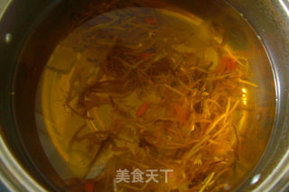 百合枸杞金银花茶的做法步骤：3