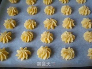 下午茶小点——果酱曲奇饼干的做法步骤：9