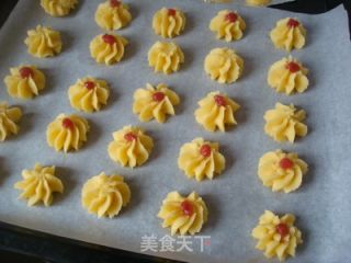 下午茶小点——果酱曲奇饼干的做法步骤：10