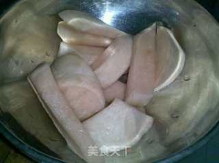 酸萝卜猪肚汤的做法步骤：4