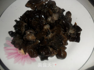 小油菜炒黑木耳的做法步骤：2