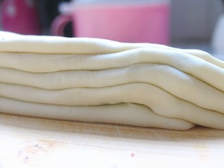 香椿千层饼的做法步骤：7