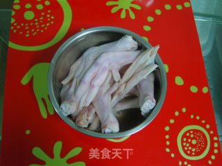 芥辣鸭掌的做法步骤：1