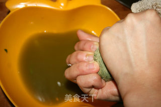 【菠菜两吃法，新派菜谱】翡翠面的做法步骤：4