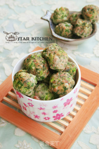 【菠菜两吃法，新派菜谱】翡翠面的做法步骤：17