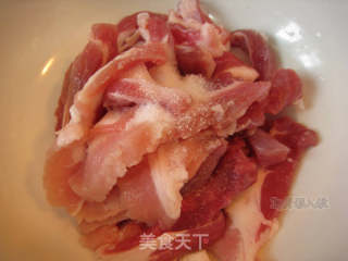 五花肉蚕豆煲饭----为新老厨娘量身打造的偷懒餐的做法步骤：2