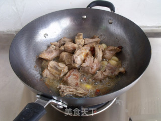 【详解家常排骨炖菜】土豆蛋炖排骨的做法步骤：8