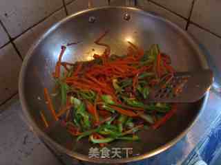 胡萝卜青椒肉丝的做法步骤：7