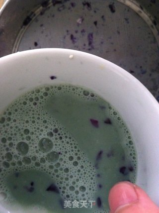 紫甘蓝鸡蛋豆腐羹的做法步骤：3