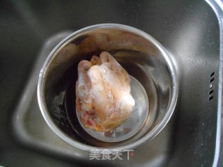 电压力锅版三黄鸡汤的做法步骤：2