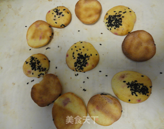 火龙果皮芝麻小饼的做法步骤：9