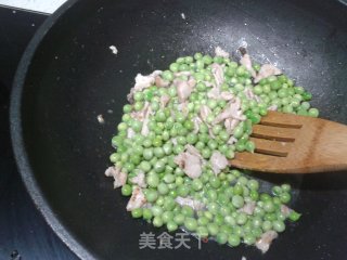 豌豆炒肉丝的做法步骤：4