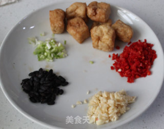 美容蒸菜===豉汁蒸凤爪的做法步骤：1