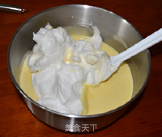 椰粉戚风蛋糕的做法步骤：8