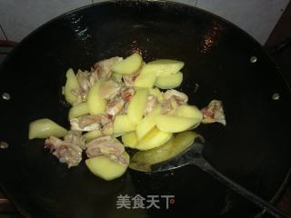 咖喱鸡的做法步骤：4