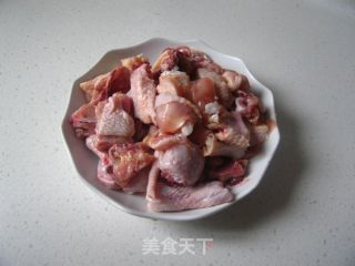 童子鸡最惹味吃法--青椒童子鸡的做法步骤：3