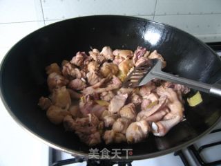 童子鸡最惹味吃法--青椒童子鸡的做法步骤：8