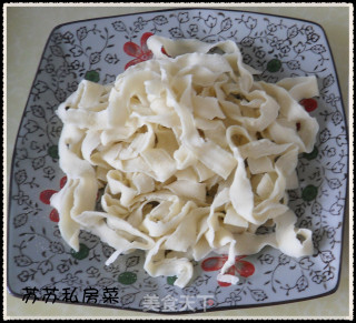 东北肉丝炒面的做法步骤：1