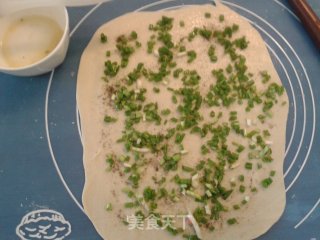 葱油饼的做法步骤：7
