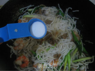 三鲜炒米线的做法步骤：7