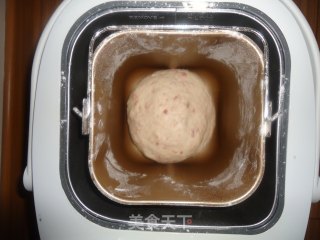 生若夏花之绚烂：培根肉松花型面包的做法步骤：4