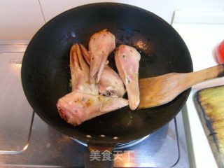 半卤半红烧的新吃法--销魂香辣鸭头的做法步骤：3