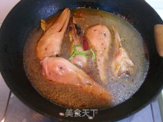 半卤半红烧的新吃法--销魂香辣鸭头的做法步骤：6