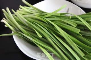 韭菜鲫鱼汤的做法步骤：1