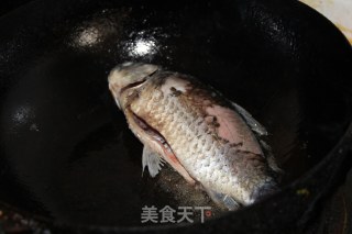 韭菜鲫鱼汤的做法步骤：2