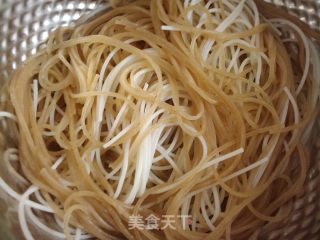 简单开胃酸辣粉的做法步骤：3