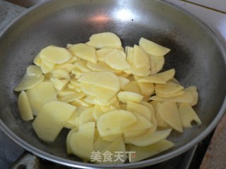 青椒肉片炒土豆的做法步骤：7
