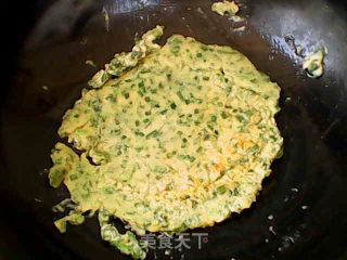 韭菜鸡蛋饼的做法步骤：9
