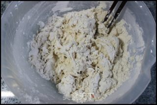 牛奶香肠馒头卷的做法步骤：4