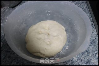 牛奶香肠馒头卷的做法步骤：6