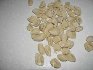 鲜虾猫耳（猫耳面的详细制作过程）的做法步骤：8