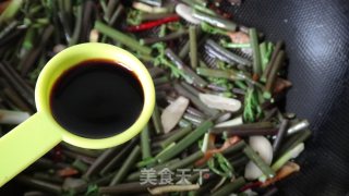 酸辣蕨菜的做法步骤：7