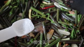 酸辣蕨菜的做法步骤：9