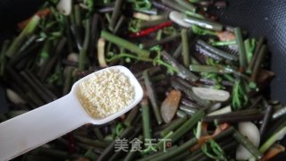 酸辣蕨菜的做法步骤：10